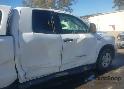 2008 Toyota Tundra Base 5.7L V8 из США, поврежденный, VIN 5TFCV54128X007520